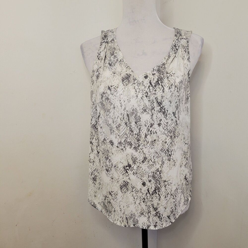 Banana Republic Women’s XS Gray V-Neck Blouse Sleeveless Lightweight Top